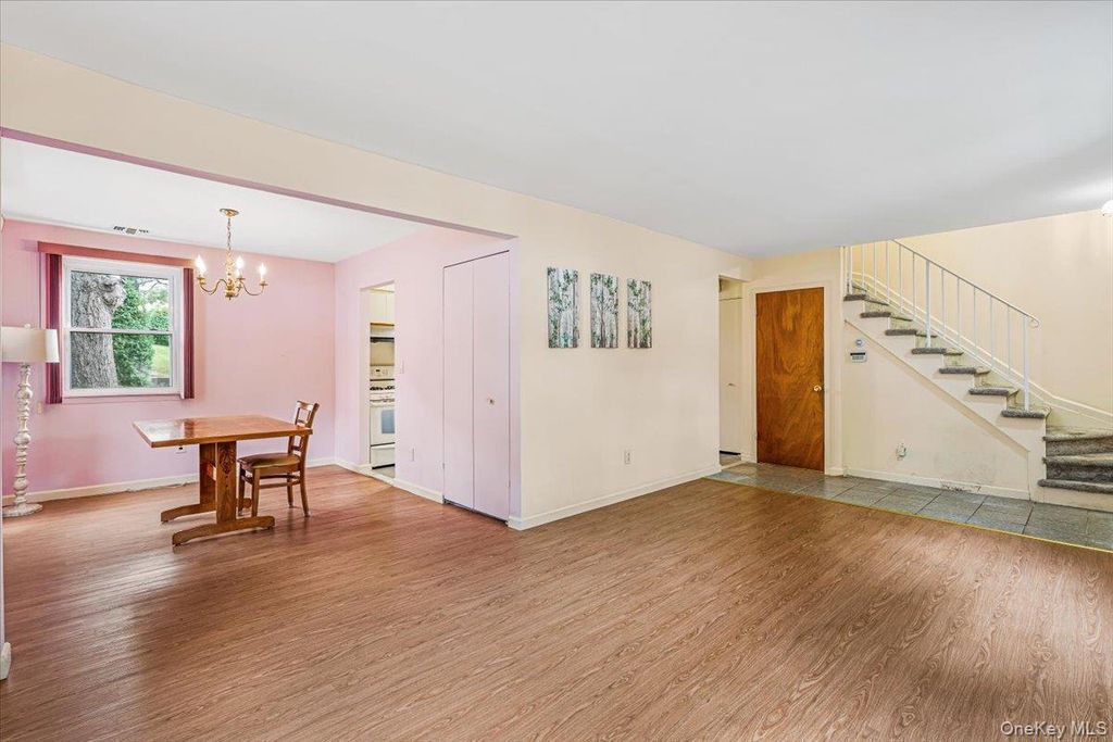 229-06 67th Avenue 39, Oakland Gardens, NY 11364 — photo 3