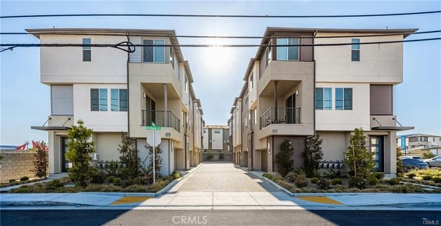 1590 E Hermosa 3, Placentia, CA 92870
