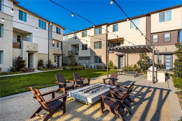 1590 E Hermosa 3, Placentia, CA 92870