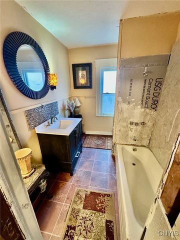 121 West Pleasant Avenue, Syracuse, NY 13205