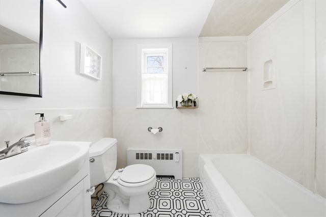 17 Woodhaven Rd, Newton, MA 02468