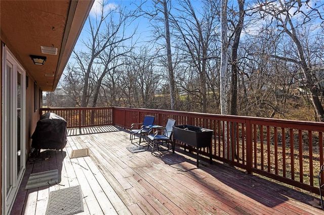 2706 Maple Avenue, Leavenworth, KS 66048