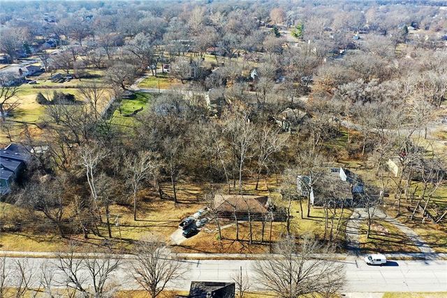 2706 Maple Avenue, Leavenworth, KS 66048