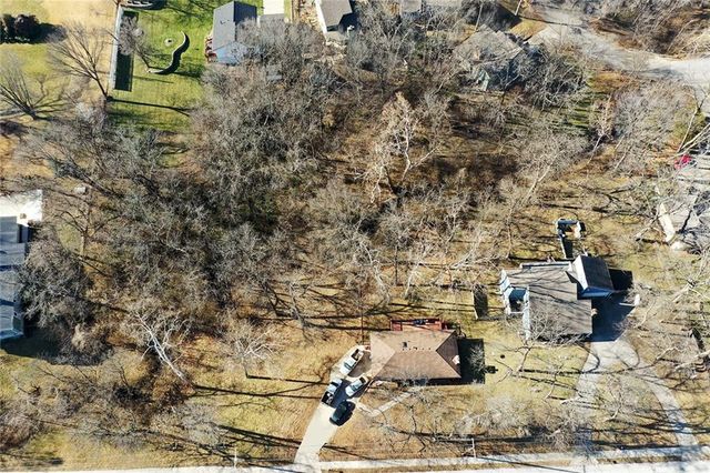 2706 Maple Avenue, Leavenworth, KS 66048