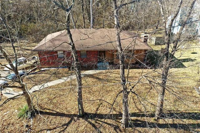 2706 Maple Avenue, Leavenworth, KS 66048