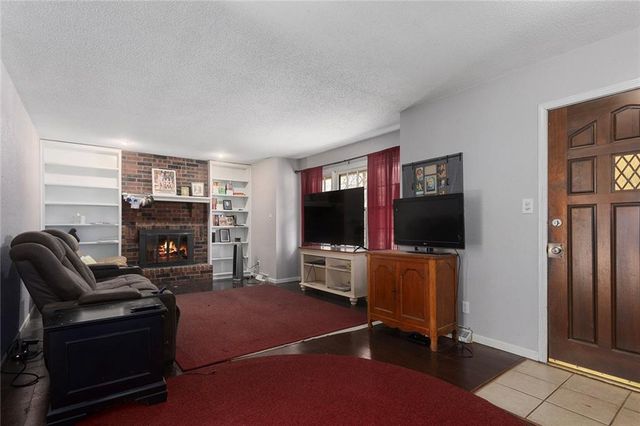 2706 Maple Avenue, Leavenworth, KS 66048