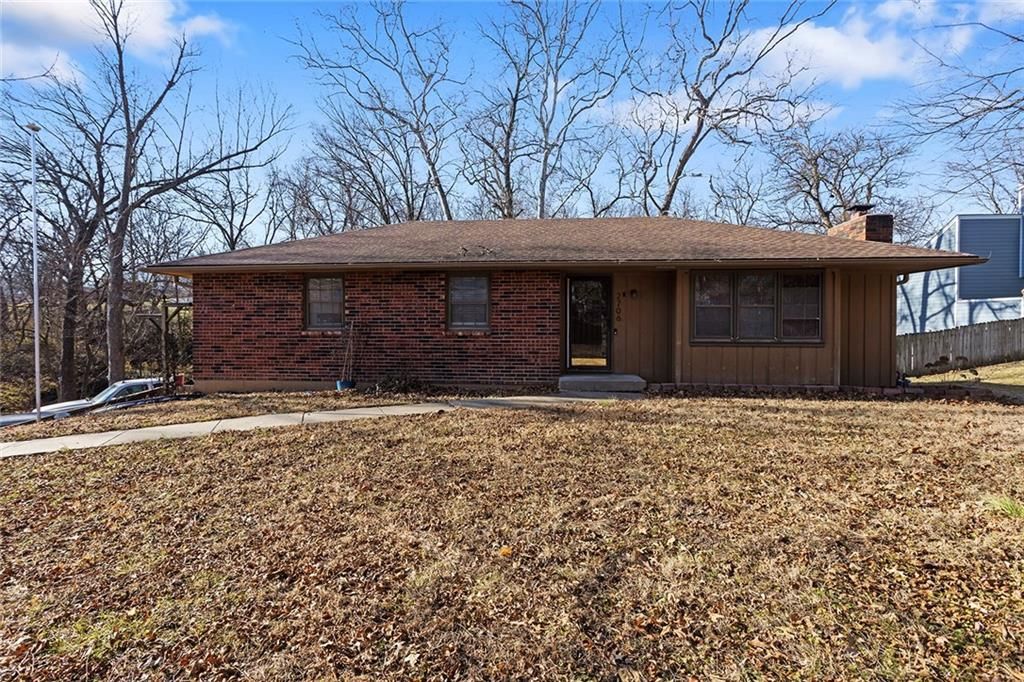 2706 Maple Avenue, Leavenworth, KS 66048