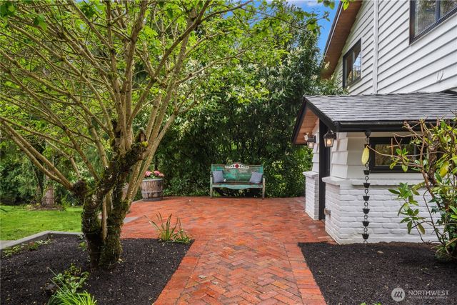 15018 152nd Avenue NE, Woodinville, WA 98072