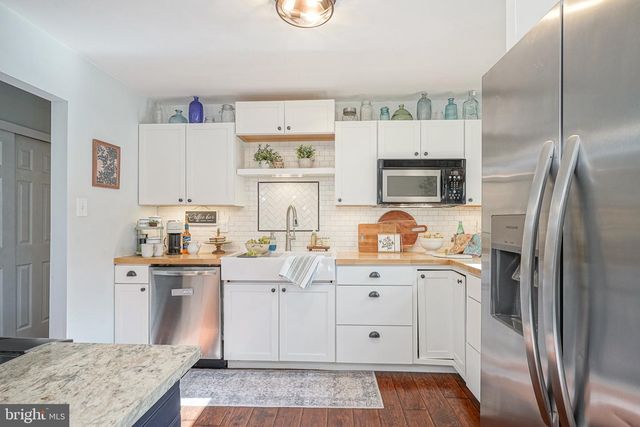 208 FAGAN CIR, Williamstown, NJ 08094
