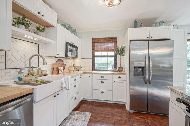 208 FAGAN CIR, Williamstown, NJ 08094