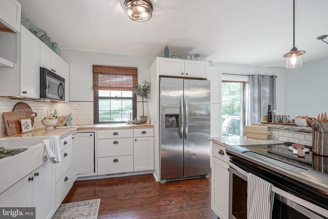 208 FAGAN CIR, Williamstown, NJ 08094