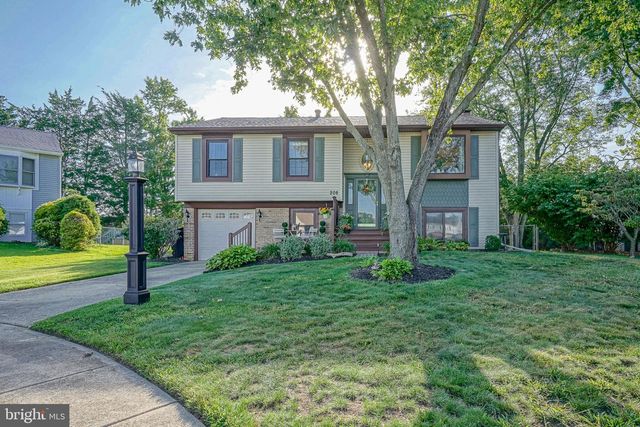 208 FAGAN CIR, Williamstown, NJ 08094