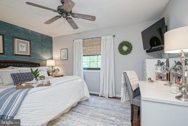 208 FAGAN CIR, Williamstown, NJ 08094