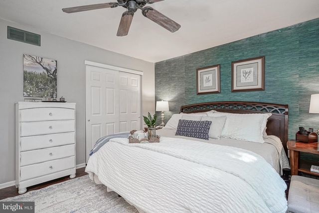208 FAGAN CIR, Williamstown, NJ 08094