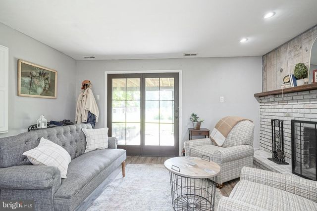 208 FAGAN CIR, Williamstown, NJ 08094