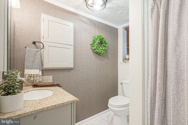 208 FAGAN CIR, Williamstown, NJ 08094
