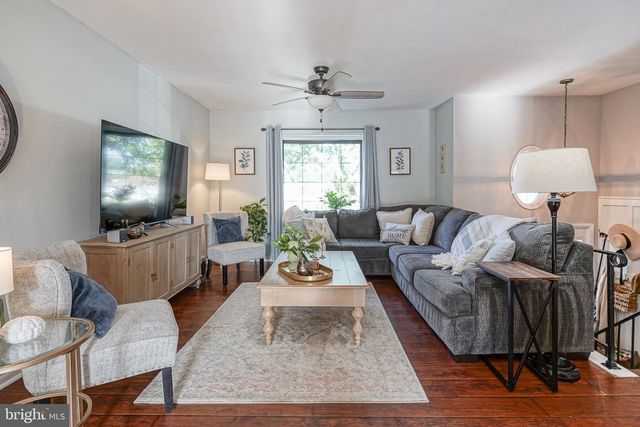 208 FAGAN CIR, Williamstown, NJ 08094