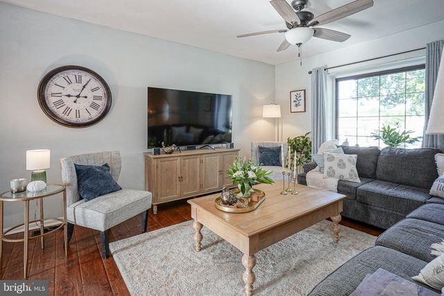 208 FAGAN CIR, Williamstown, NJ 08094