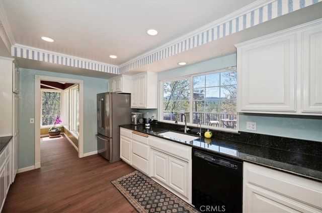 28669 Teton Lane, Lake Arrowhead, CA 92352
