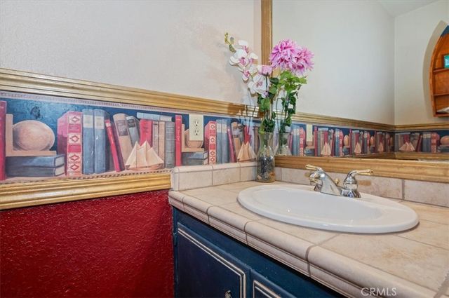 28669 Teton Lane, Lake Arrowhead, CA 92352
