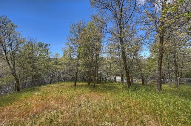 28669 Teton Lane, Lake Arrowhead, CA 92352