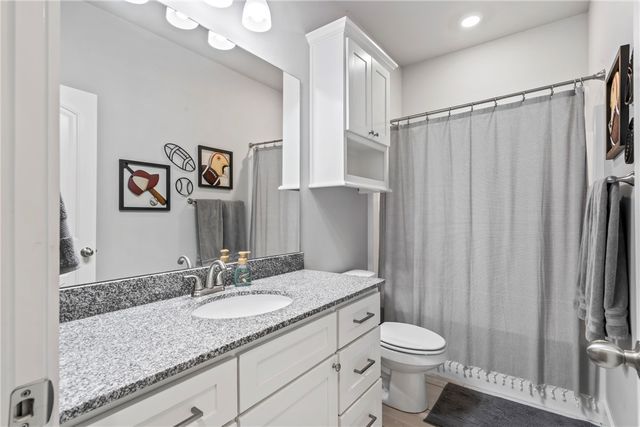 906 E Fallon Street, Siloam Springs, AR 72761