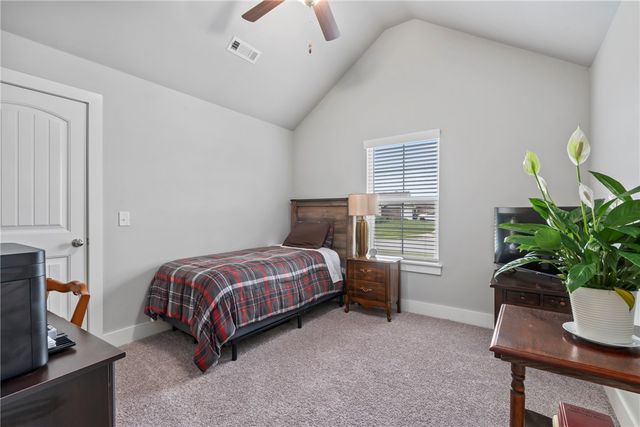 906 E Fallon Street, Siloam Springs, AR 72761
