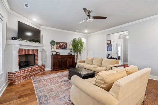 906 E Fallon Street, Siloam Springs, AR 72761
