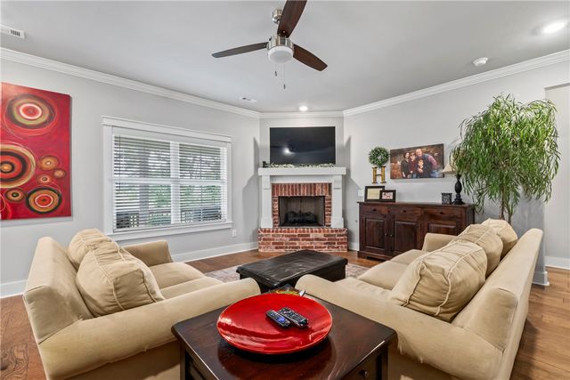 906 E Fallon Street, Siloam Springs, AR 72761