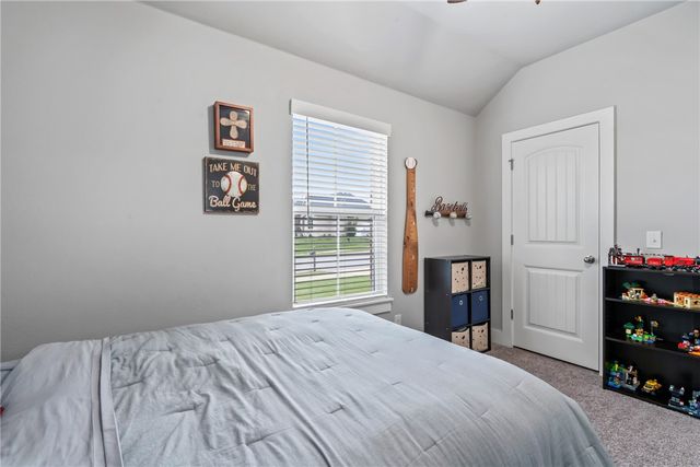 906 E Fallon Street, Siloam Springs, AR 72761