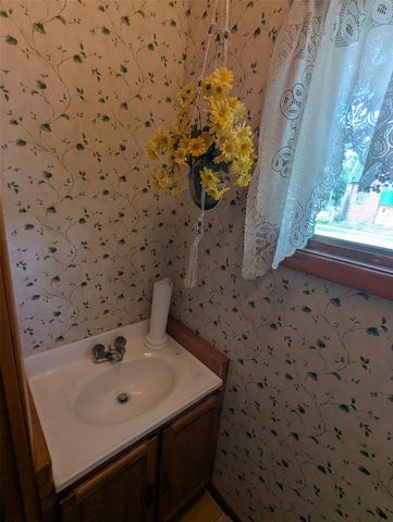 2303 LAKE Street, Lake City Boro, PA 16423