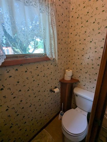 2303 LAKE Street, Lake City Boro, PA 16423