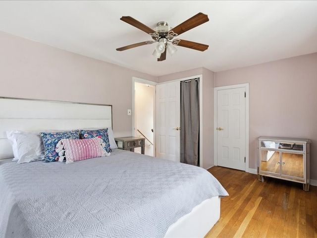 496 Parkview Dr, Mt Lebanon, PA 15243