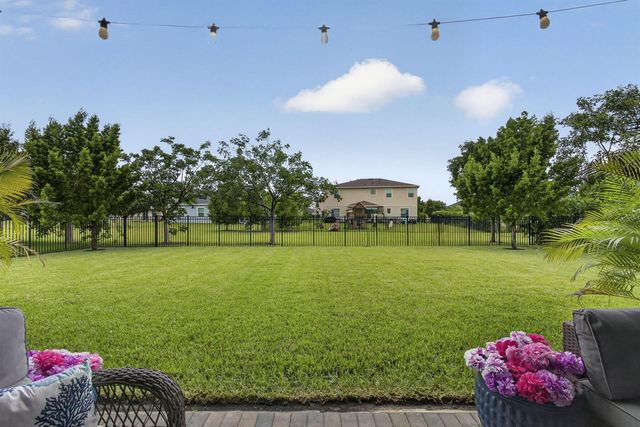 1201 Harvester Crossing, Loxahatchee, FL 33470