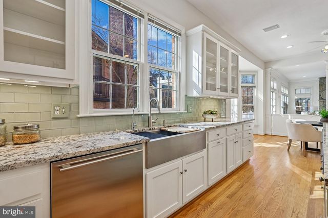 26 SANDALFOOT CT, Potomac, MD 20854