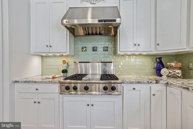 26 SANDALFOOT CT, Potomac, MD 20854