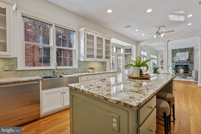 26 SANDALFOOT CT, Potomac, MD 20854