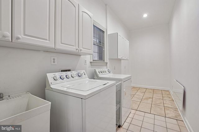 26 SANDALFOOT CT, Potomac, MD 20854