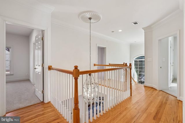 26 SANDALFOOT CT, Potomac, MD 20854