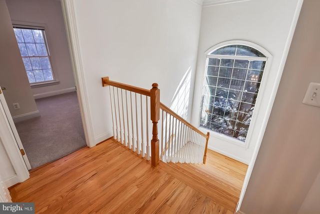 26 SANDALFOOT CT, Potomac, MD 20854