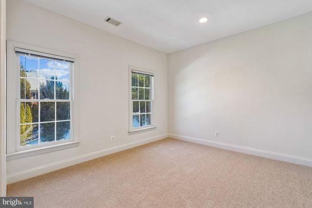 26 SANDALFOOT CT, Potomac, MD 20854