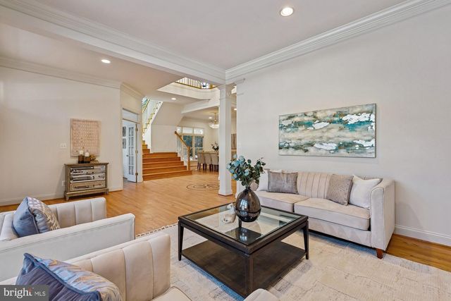 26 SANDALFOOT CT, Potomac, MD 20854