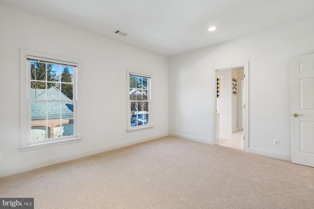 26 SANDALFOOT CT, Potomac, MD 20854