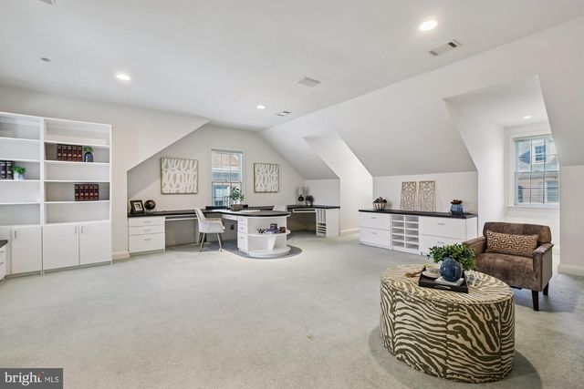 26 SANDALFOOT CT, Potomac, MD 20854