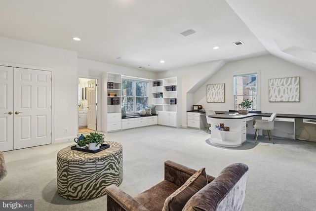 26 SANDALFOOT CT, Potomac, MD 20854