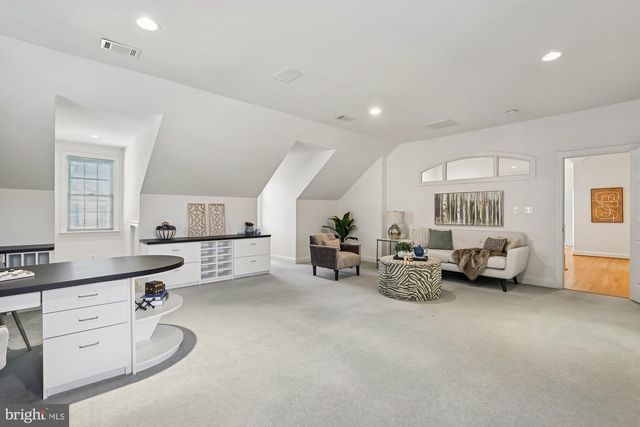 26 SANDALFOOT CT, Potomac, MD 20854