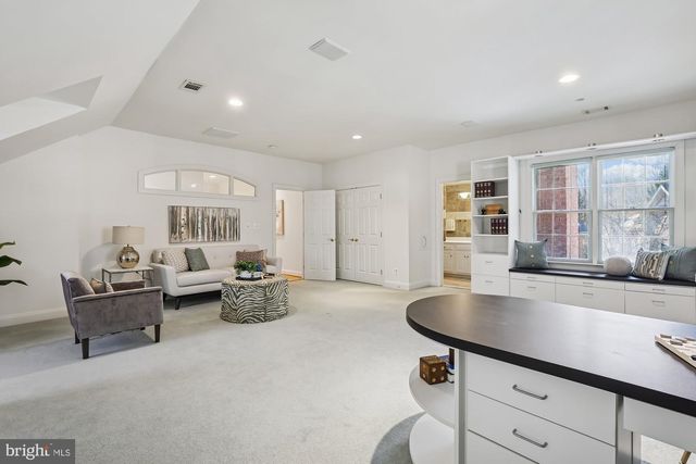 26 SANDALFOOT CT, Potomac, MD 20854