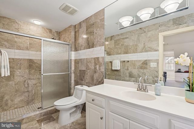 26 SANDALFOOT CT, Potomac, MD 20854