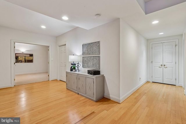 26 SANDALFOOT CT, Potomac, MD 20854