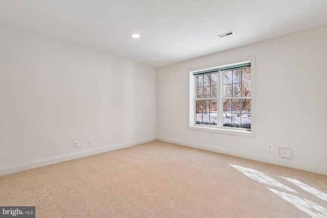 26 SANDALFOOT CT, Potomac, MD 20854